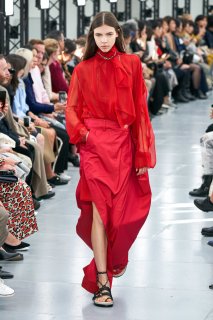 Lea Julian Sacai Spring 2020 RTW PFW 1.jpg