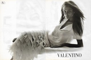vogue russia march 1999 hall.jpg