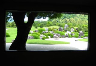 src_10276528.jpg
