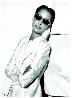 Valentino_Spring_Summer_1994_02.png