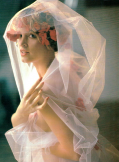 Elgort_Valentino_Spring_Summer_1985_01.png