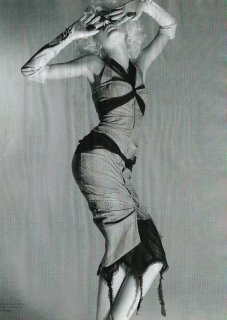 l'officiel russia april 2004 #56 7.jpg