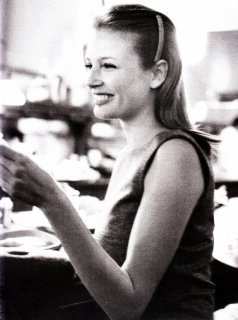 vogue_uk_oct_1998_21.jpg