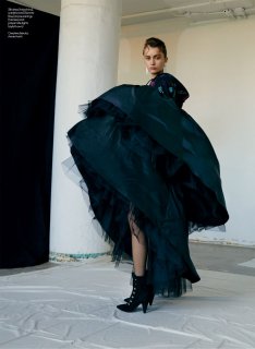 Elle Canada – December 2019-111 拷貝.jpg