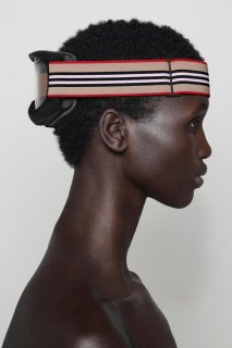 burberry-Icon-Stripe-ski-googles-capsule-collection-the-impression-002.jpg