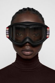 burberry-Icon-Stripe-ski-googles-capsule-collection-the-impression-008.jpg