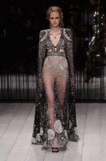 Alexander+McQueen+Fall+2016+DO6aXy4v1tzl.jpg