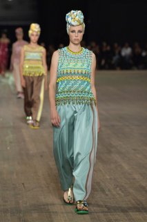 Marc-Jacobs-Spring-2018-Collection-Runway-NYFW-New-York-Fashion-Week-Tom-Lorenzo-Site-2.jpg