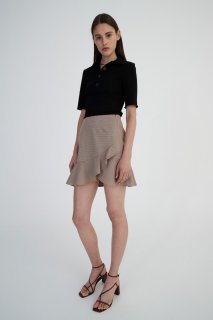 HANSEN_AND_GRETEL_LOGAN-T-SHIRT_MISTY-SKIRT-CHECK25_3307-1-scaled.jpg