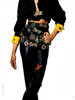 Chic_Raider_Demarchelier_Vogue_Italia_September_1991_04.png