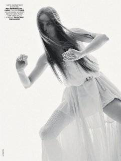 2020-05-01 Marie Claire Italia-116 拷貝.jpg