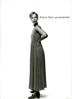 Forme_Comte_Vogue_Italia_April_1994_02.png