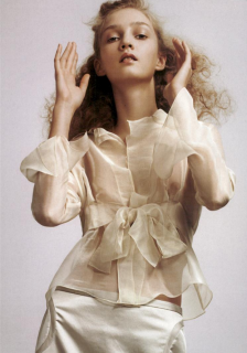 Slijper_Vogue_Italia_February_2005_10.png