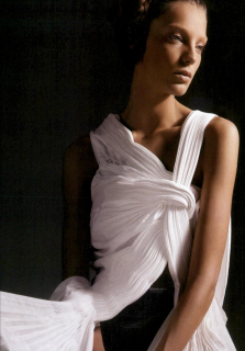 Sorrenti_Vogue_Italia_February_2005_05.png