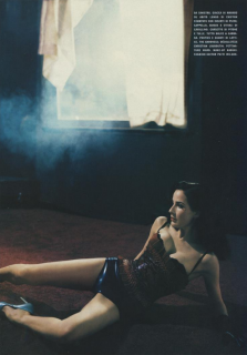 Klein_Vogue_Italia_February_2005_10.png