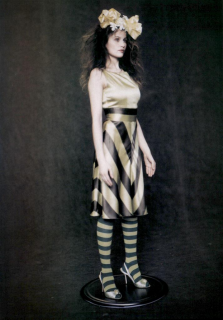 Roversi_Vogue_Italia_February_2005_03.png