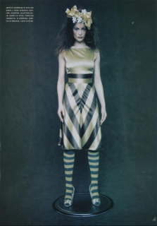 Roversi_Vogue_Italia_February_2005_04.png