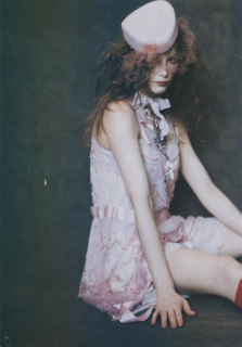 Roversi_Vogue_Italia_February_2005_05.png