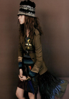 Meisel_Prada_Spring_Summer_2005_01.png