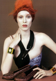 Meisel_Prada_Spring_Summer_2005_03.png