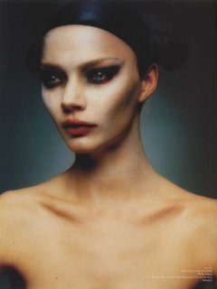 angloalien_photography_sean_ellis_styling_isabella_blow_dutch_12_autumn_1997_4.jpg