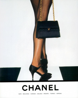 Lagerfeld_Chanel_Fall_Winter_90_91_01.png