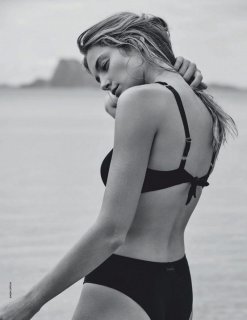 Bridget-Malcolm-ELLE-Italy-Cover-Photoshoot14.jpg