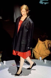 MARTIN-MARGIELA-SPRING-2000-RTW-08.jpg