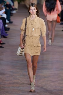 Mathilde Henning Alberta Ferretti Spring 2021 RTW MFW 1.jpg