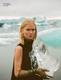 L'Officiel Singapore N°134 - October 2020-120 拷貝.jpg