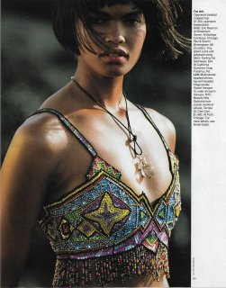 223715986_elleusjune1990bygillesbensimon20.jpg.1f251ff497efef648f491a6c6d08d519.jpg