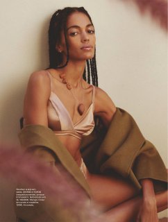 2020-12-01 Elle Portugal-89 拷貝.jpg