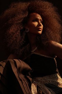 iman-harpers-bazaar-cover-shoot-3-1609783084.jpg