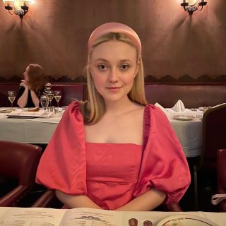 Dakota-Fanning---Personal-Pics-04.jpg