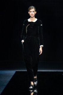 00040-Giorgio-Armani-RTW-Fall-21.jpg