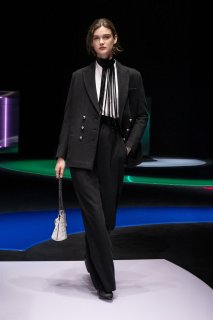 Sara Dijkink Emporio Armani Fall 2021 RTW MFW 1.jpg