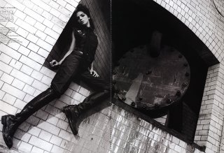 19558_MariaCarlaBoscono_SamHaskins_VogueN_Oct2002_08_379lo.jpg