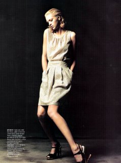 Bazaar-2006-March-Mariacarla-Boscono0006(1).jpg