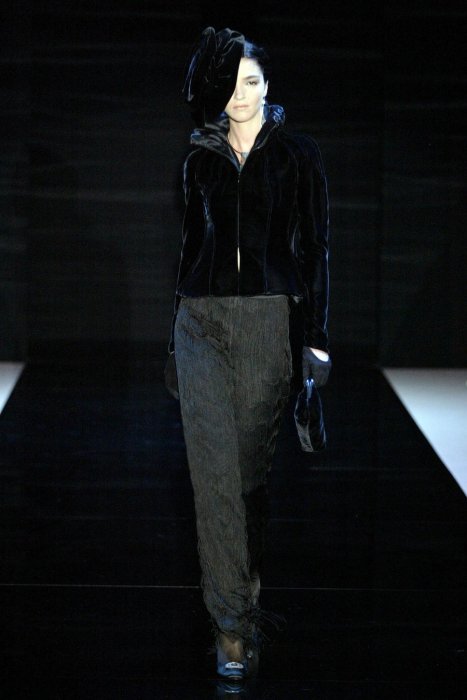 armani-prive-fall-2005-couture-00150h-mariacarla-boscono.jpg