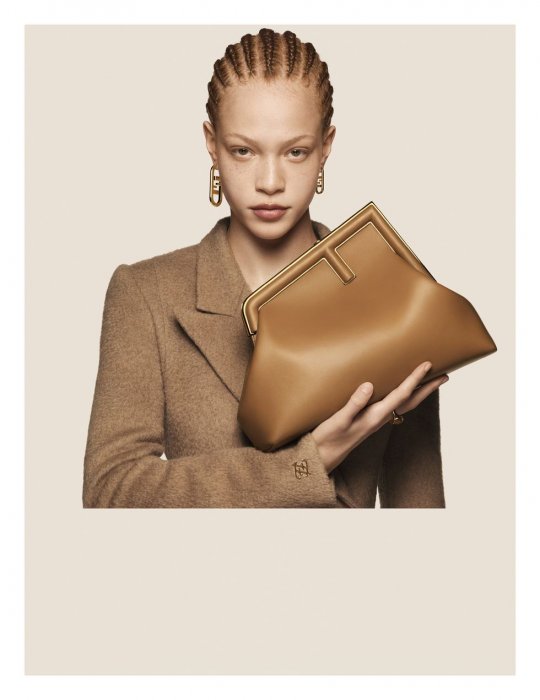 03-fendi-rtw-aw-2021-adv-campaign-1626702560.jpg