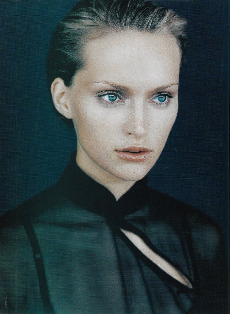 elle russia № 5 dec jan 1996-97 39 by brad roaman model inna zobova.jpg