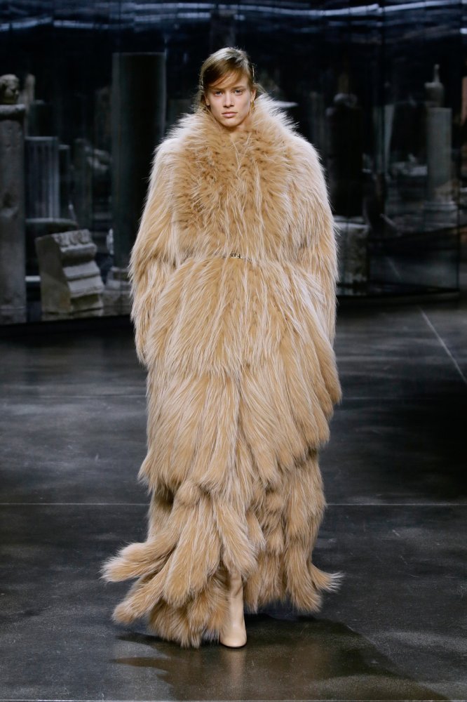 Fendi+Fall+2021+NkHMkP5D00jx.jpg