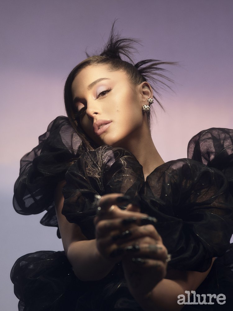 AL1021_ProfileGrande01.jpg