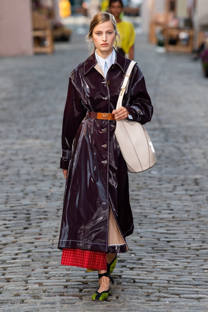 fto00003-Tory-Burch-Spring-22-RTW-New-York-credit-gorunway.jpg