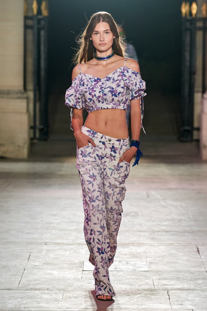Grace Elizabeth Isabel Marant Spring 2022 RTW PFW 1.jpg