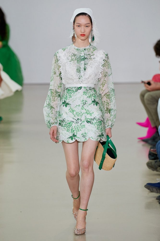 00012-Giambattista-Valli-Spring-21-RTW-gorunway.jpg