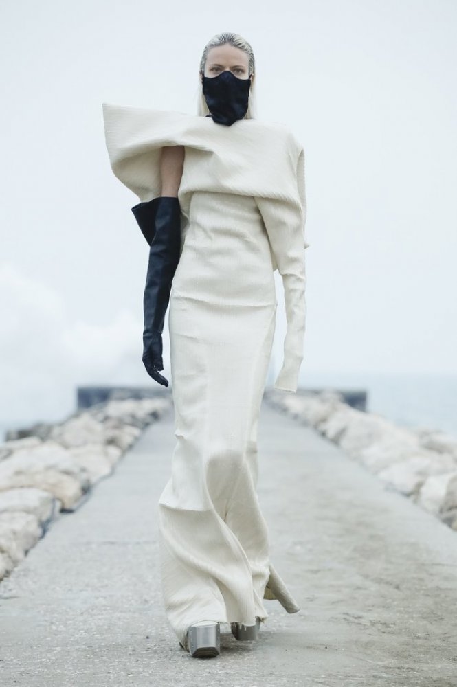 collections_cover_Rick-Owens-RTW-FW21-48.jpg