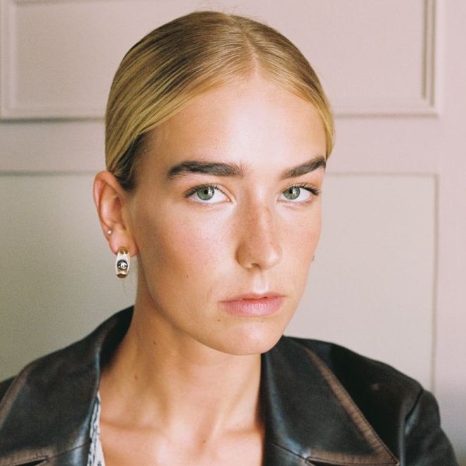 vogue_es_hires-1516836e51af2cbf66b16f8f3517b460a9d_thumbb1d5e989951a6978e7ed385a25ae59be.jpg