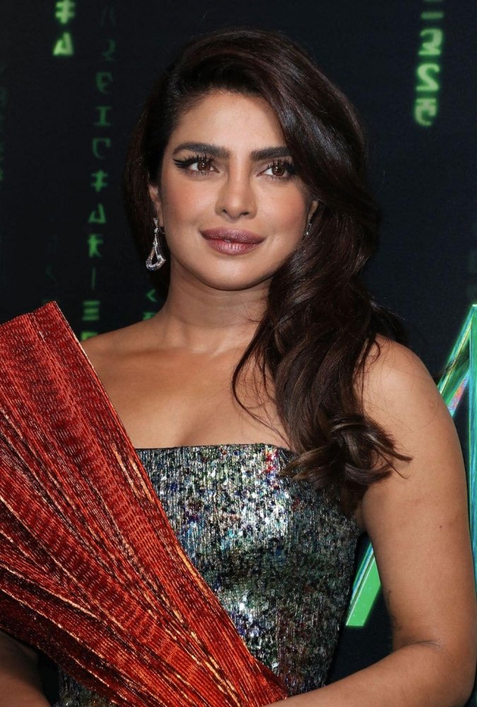 priyanka chopra in strapless gown at the matrix resurrections san francisco premiere 5.jpg