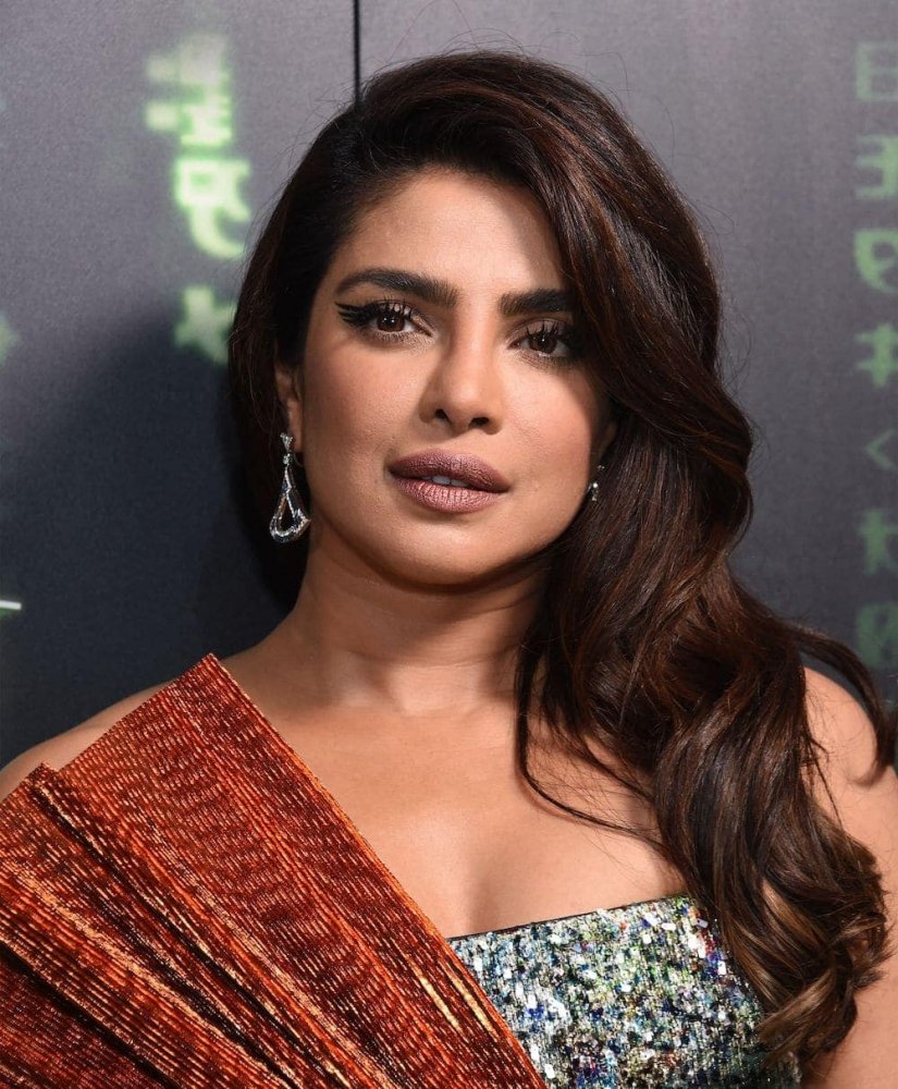 priyanka chopra in strapless gown at the matrix resurrections san francisco premiere 24.jpg